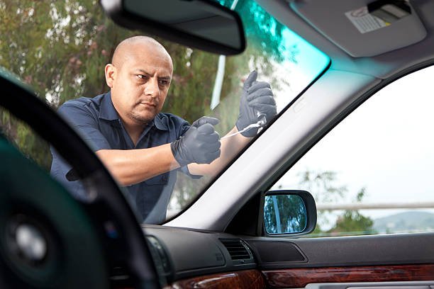 Windshield Repair Fullerton CA - Quality Auto Glass Repair and Replacement Services